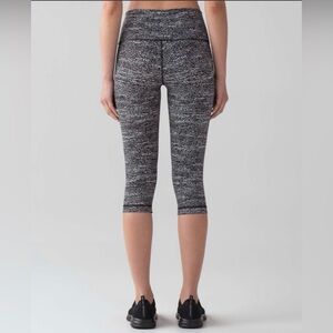 Lululemon Wunder Under Hi-Rise 1/2 Tight *Full-On Luxtreme 17